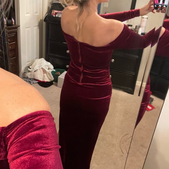 Windsor Burgundy Strapless Velvet Dress - Picture 2 of 8